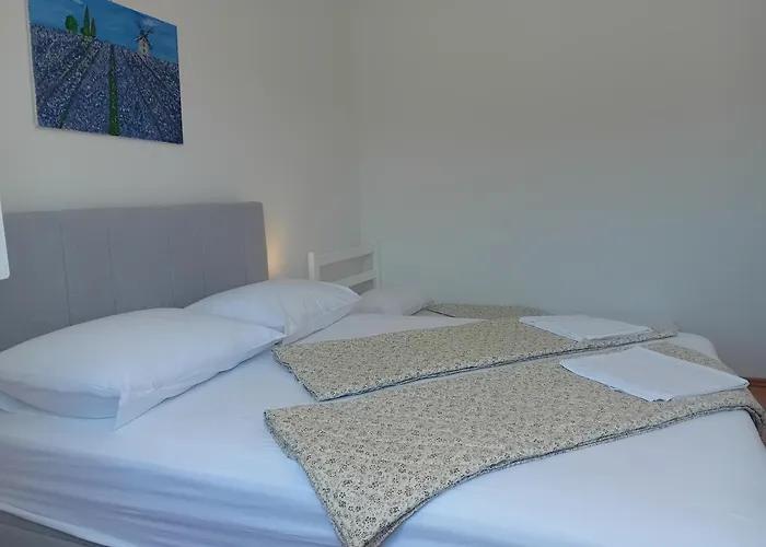 Mala Lanterna Trogir